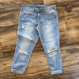 Women’s Gap Boyfriend Sexy Fit Coupe Size 10 /30w 28L Distressed Light Denim